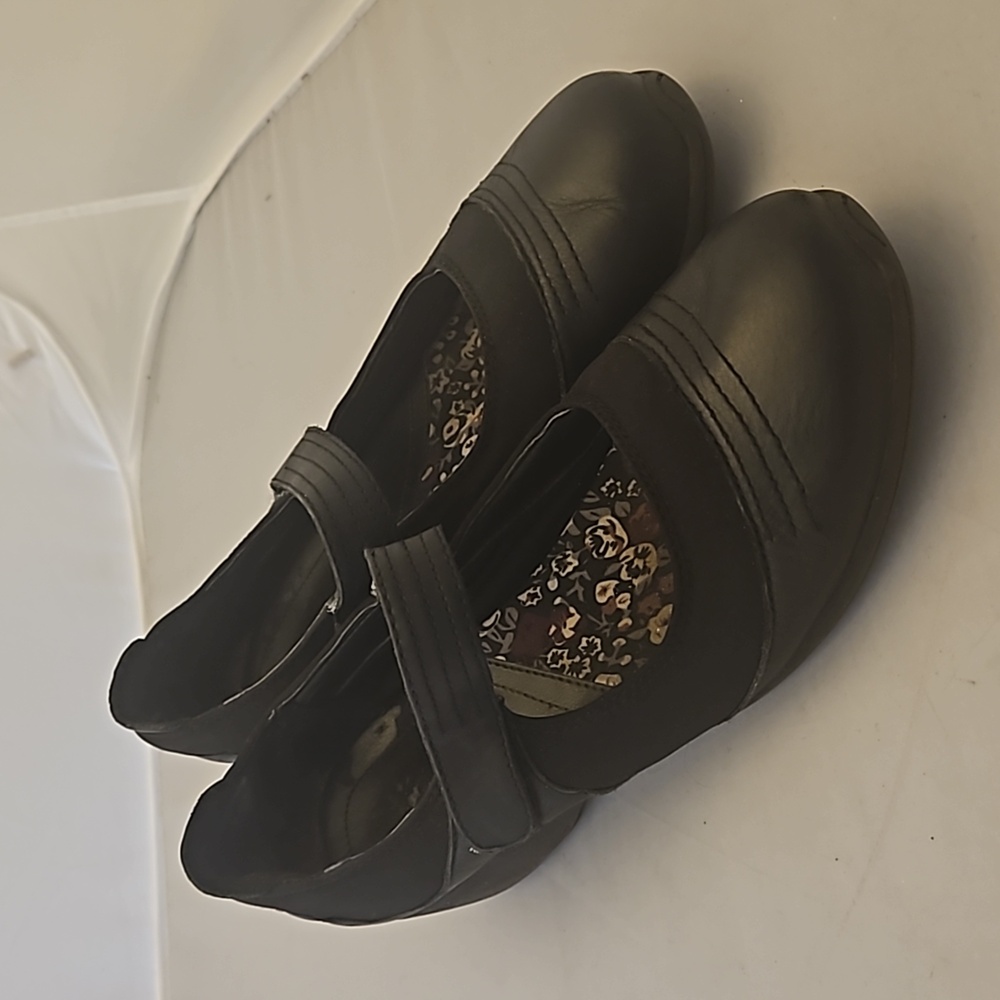 Naturalizer Black Leather and Fabric Shoes